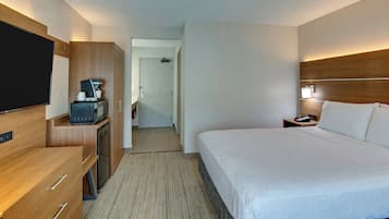 Standard Room, 1 King Bed | Premium bedding, memory foam beds, in-room safe, desk