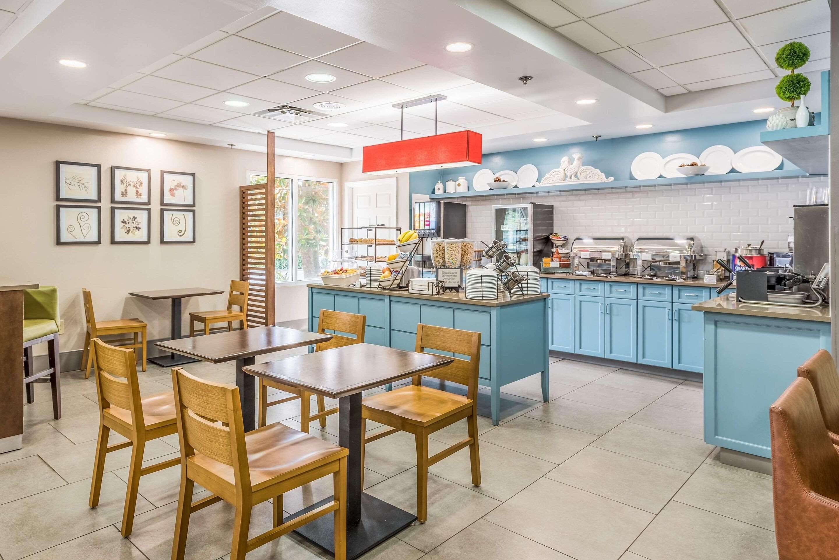 free daily on-the-go breakfast