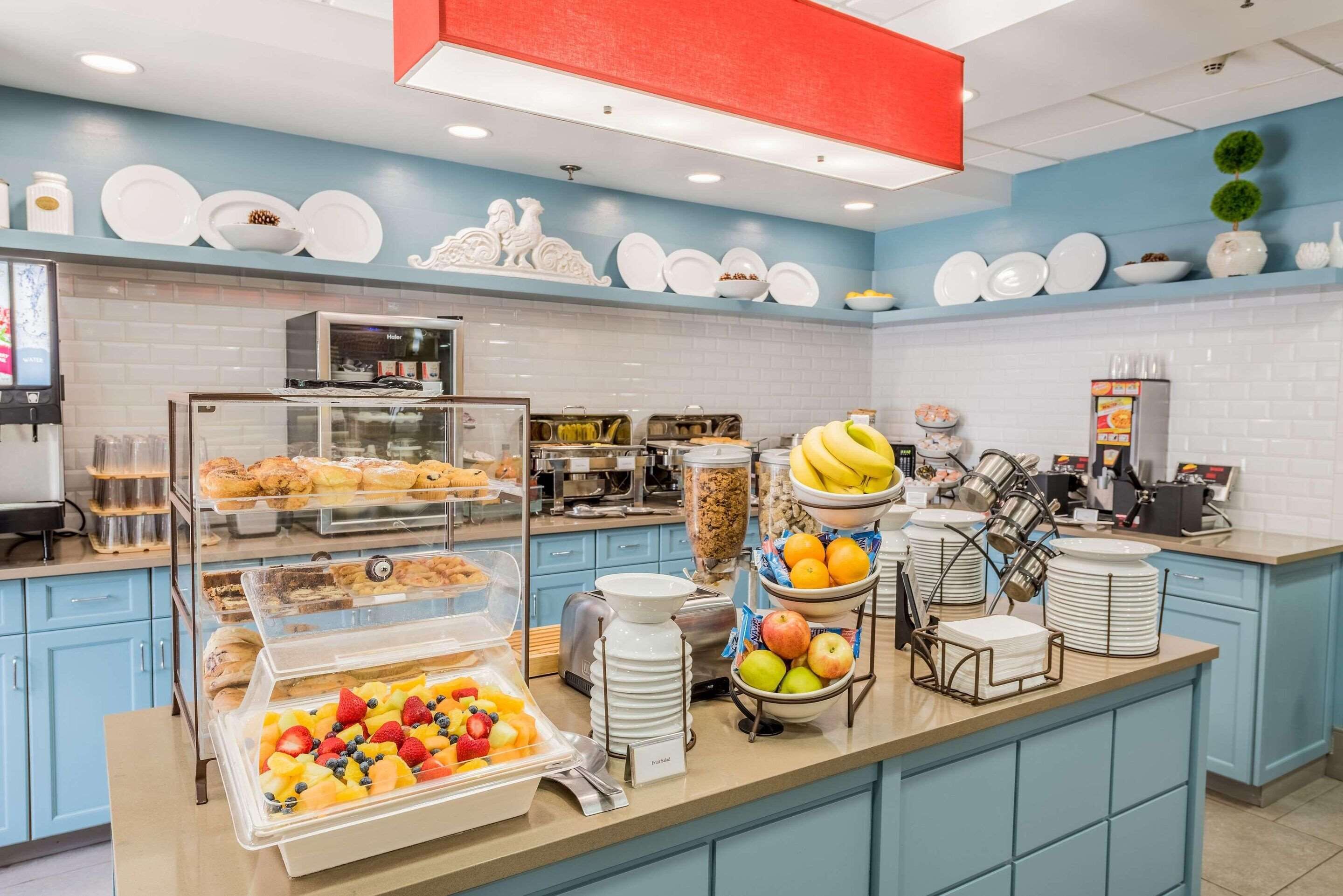 free daily on-the-go breakfast