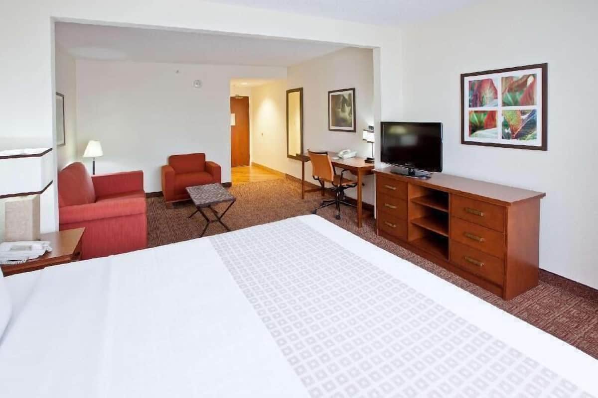 Premium bedding, pillowtop beds, desk, laptop workspace