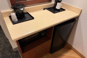 Premium bedding, pillowtop beds, desk, laptop workspace