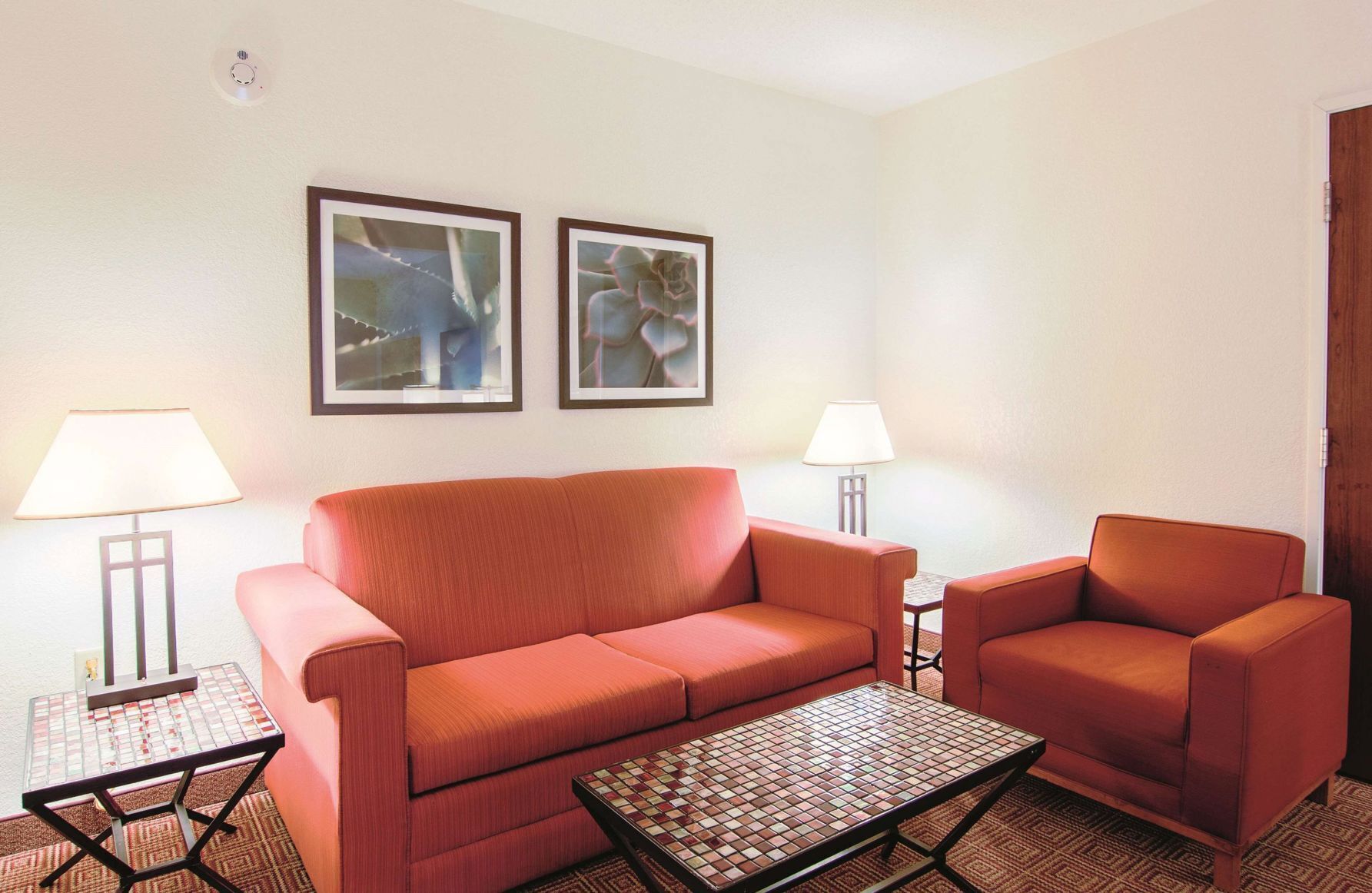 Living area | Flat-screen TV, video-game console