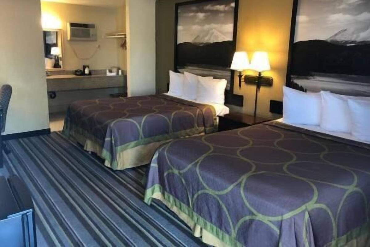 In-room safe, desk, free WiFi, bed sheets