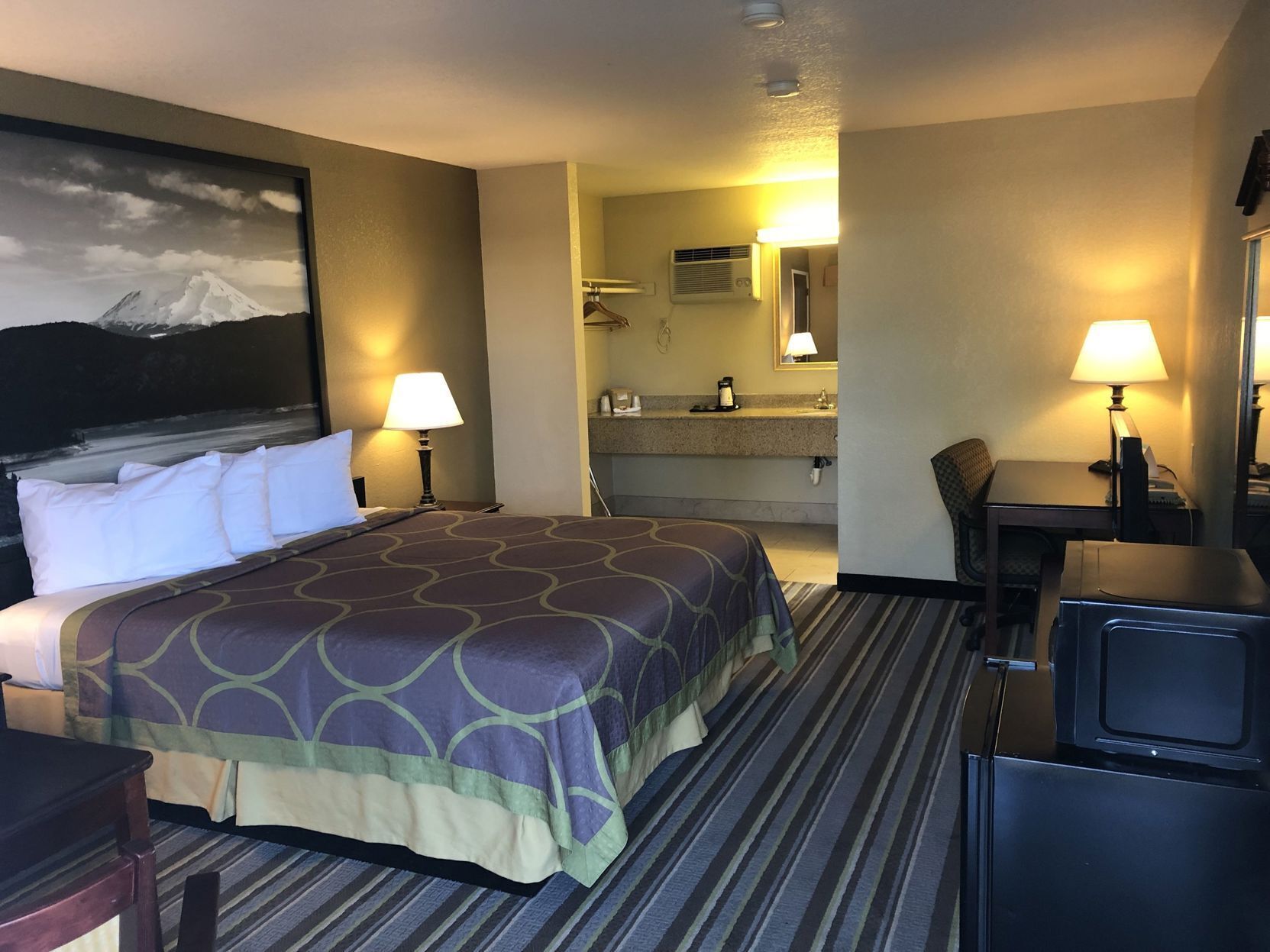 In-room safe, desk, free WiFi, bed sheets