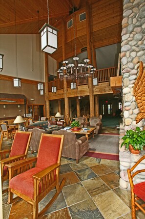 Lobby lounge