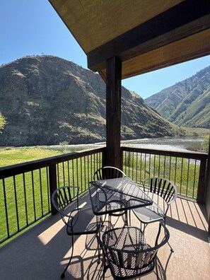 Suite Premium, 1 cama de matrimonio grande con sofá cama (Parking Lot View) | Vistas al agua