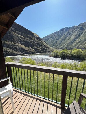 Deluxe kamer, uitzicht op rivier | Uitzicht op het water