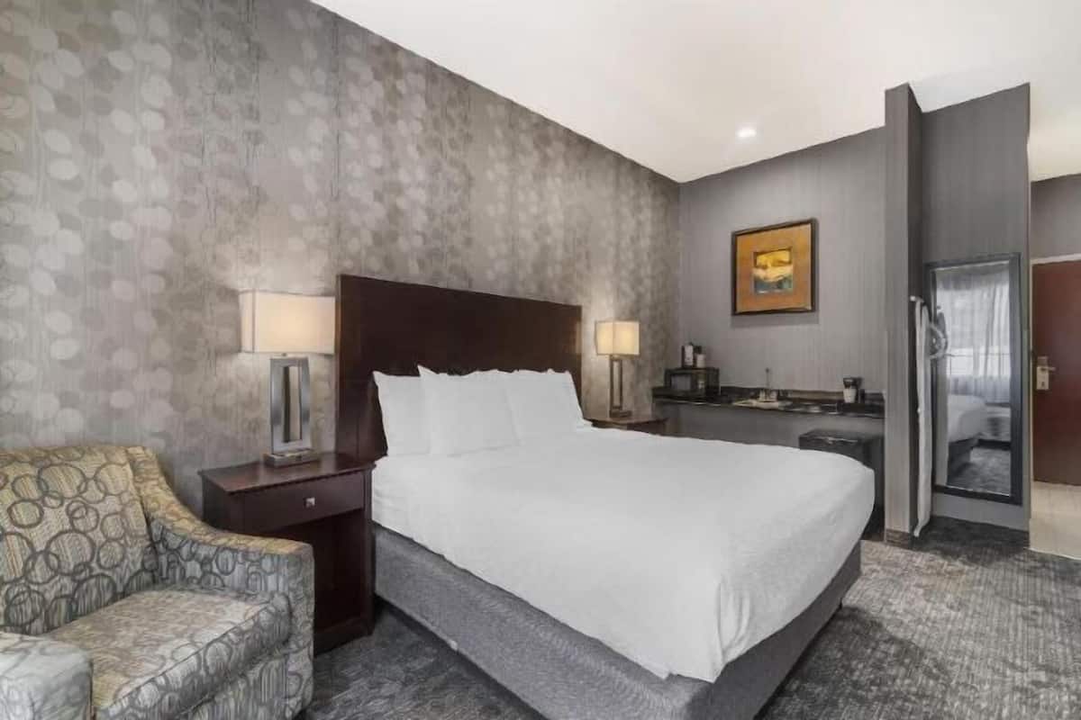 In-room safe, blackout drapes, iron/ironing board, free WiFi