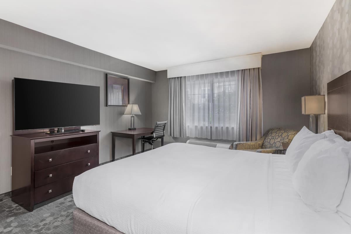 Standardzimmer, 1 King-Bett, barrierefrei, Kühlschrank und Mikrowelle