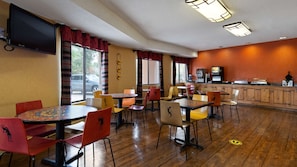 Free daily buffet breakfast