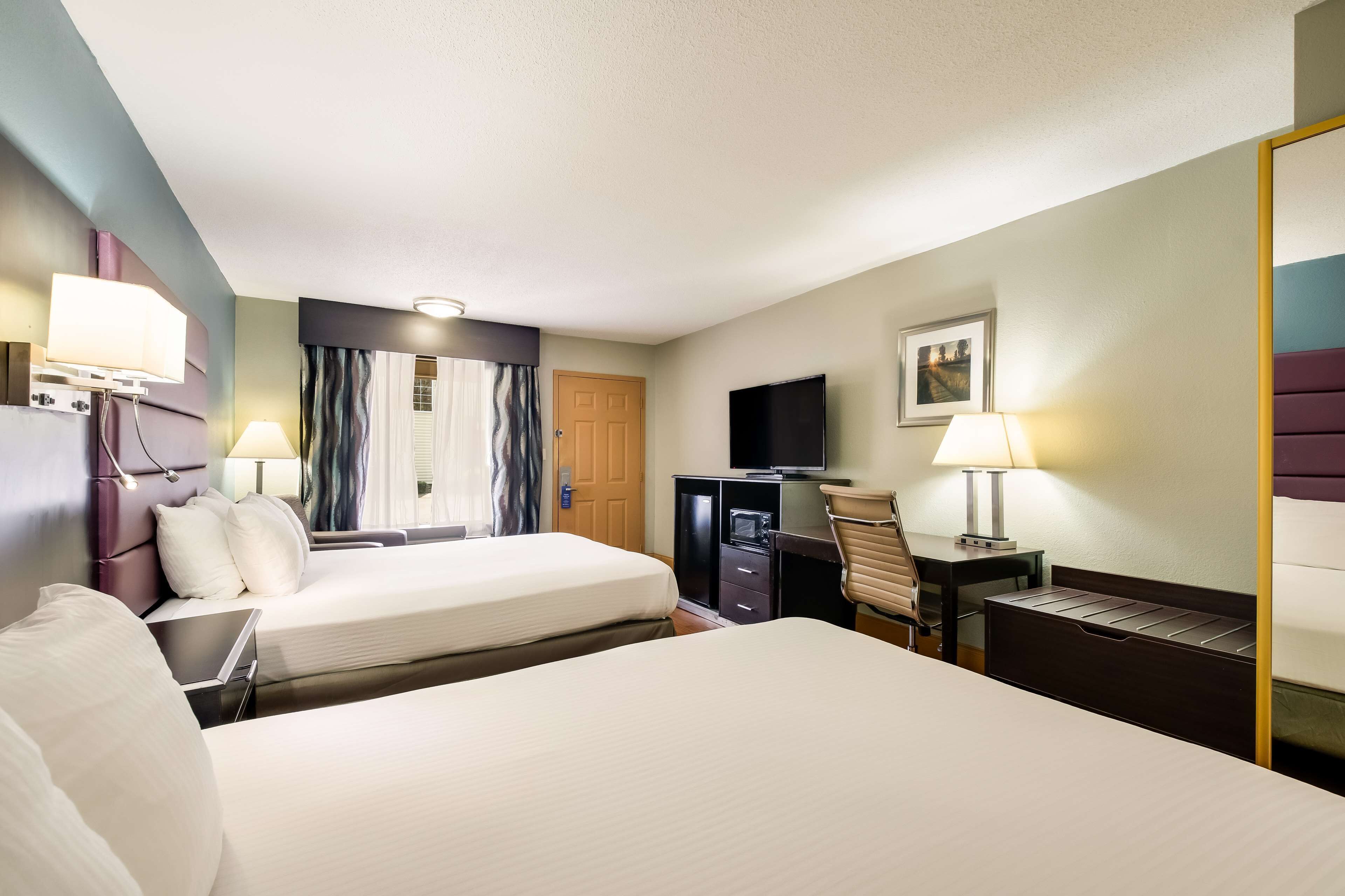 1 bedroom, desk, laptop workspace, blackout curtains