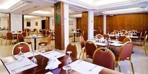 Daily buffet breakfast (EUR 8 per person)