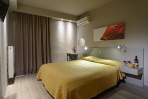 Habitación individual superior | Cortinas blackout, insonorización, wifi gratis y ropa de cama 
