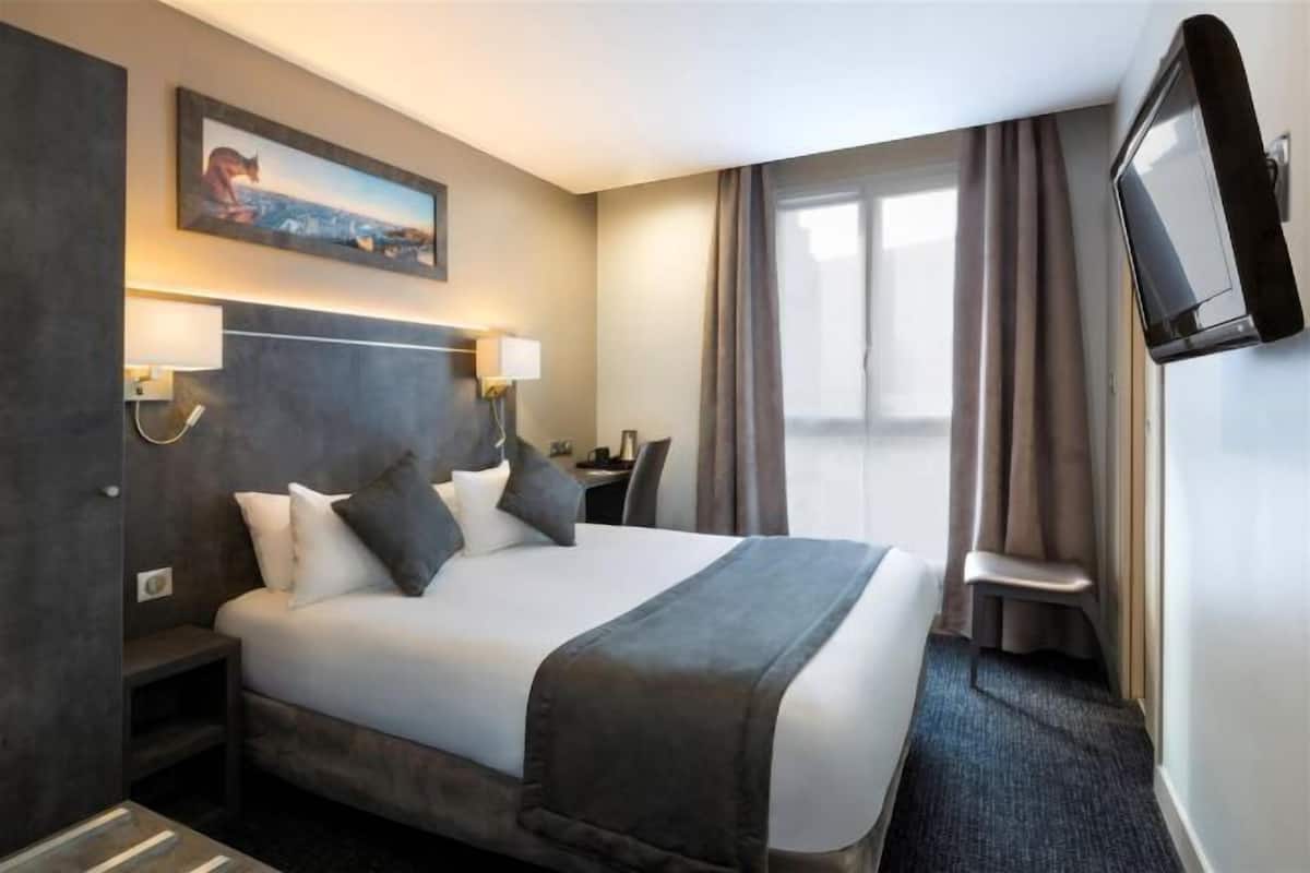 In-room safe, desk, soundproofing, iron/ironing board