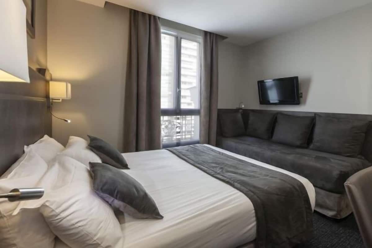 In-room safe, desk, soundproofing, iron/ironing board