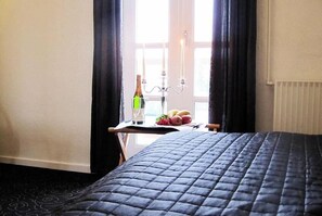 Individually decorated, desk, iron/ironing board, free WiFi