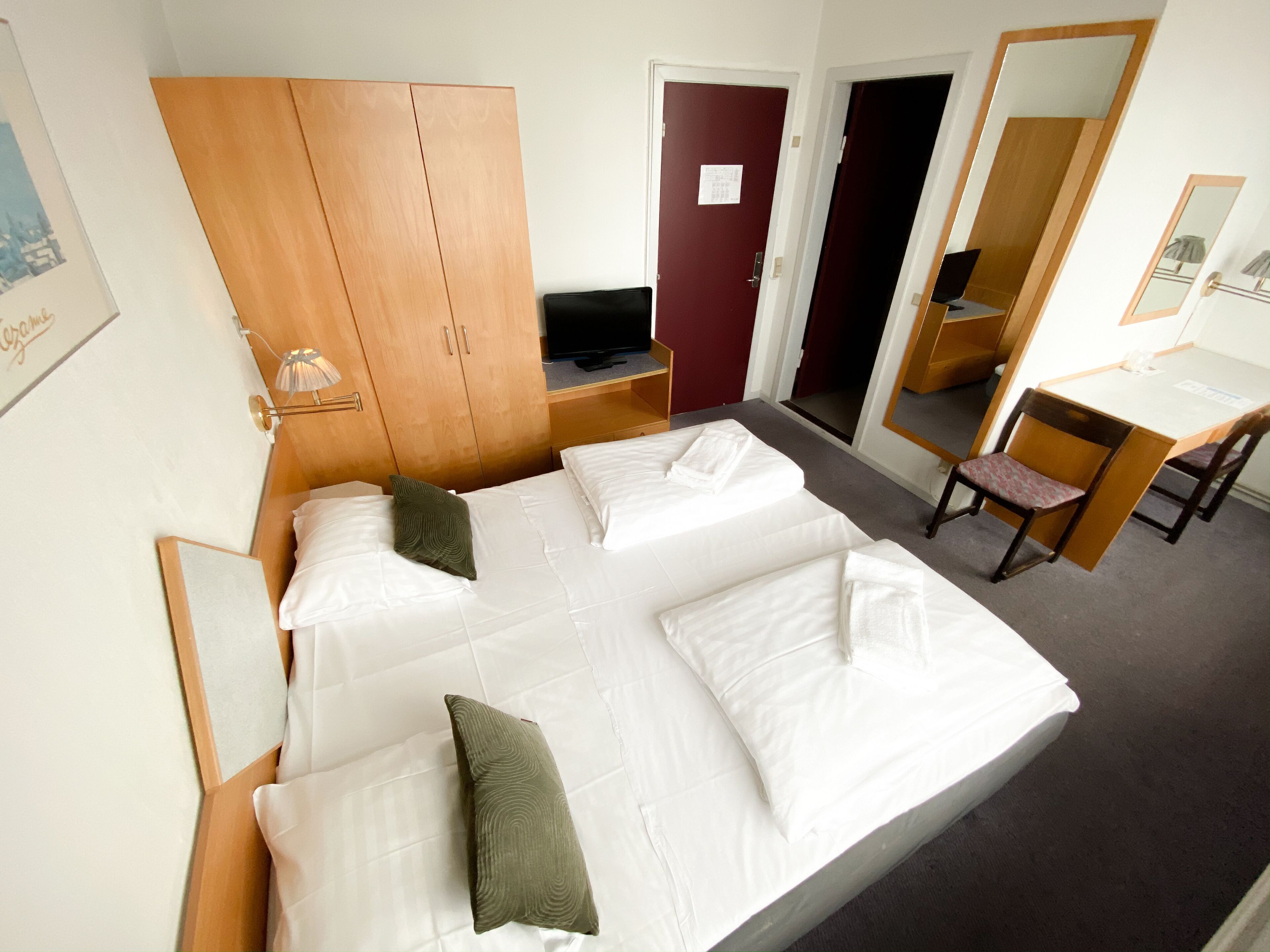 Individually decorated, free WiFi, bed sheets