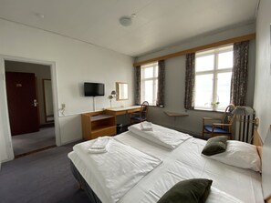 Standard Room, Sea View | Individually decorated, free WiFi, bed sheets