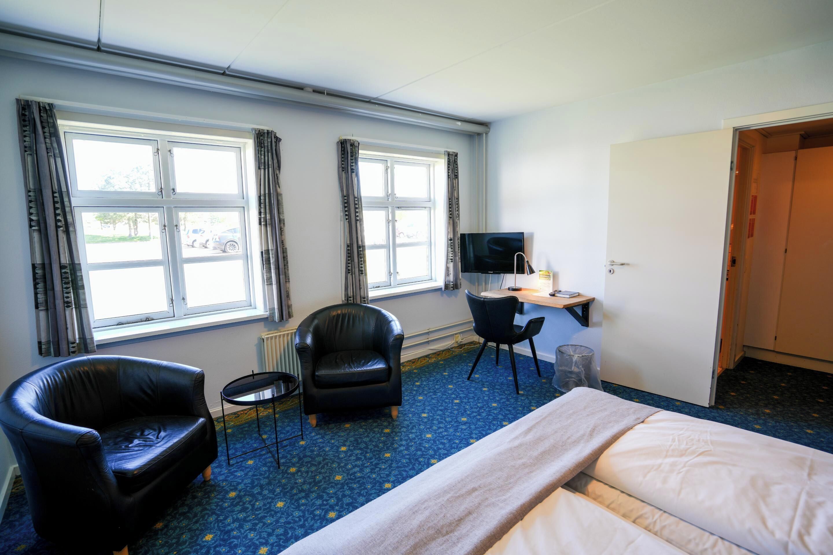 family room | living area | 32-inch tv with digital channels