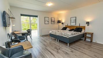 Decoración personalizada, muebles diferentes y escritorio