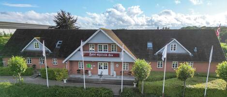 Fachada de la propiedad