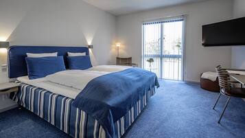 Standard-dobbeltværelse | Bộ đồ giường cao cấp, két bảo mật tại phòng, bàn