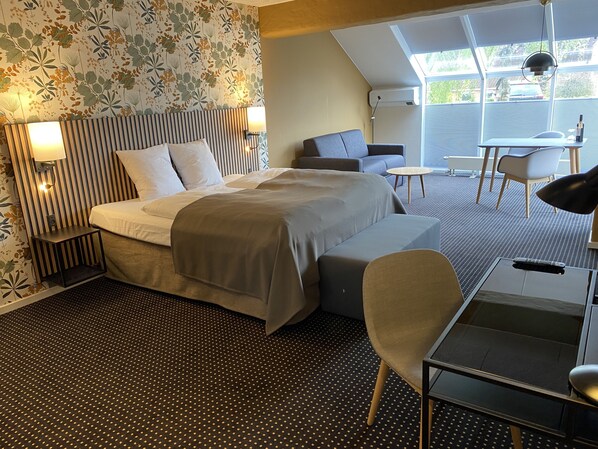 Desk, blackout curtains, iron/ironing board, free WiFi