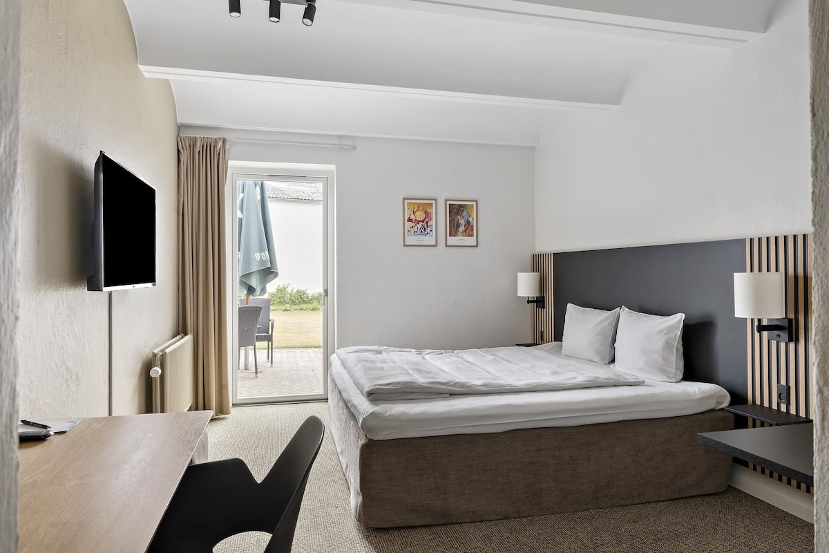 Standard Room, 1 King Bed, Non Smoking