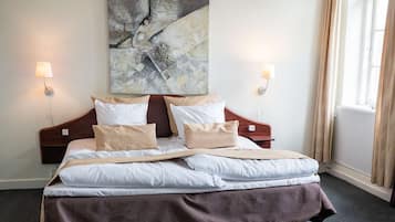 Desk, free cots/infant beds, rollaway beds, free WiFi