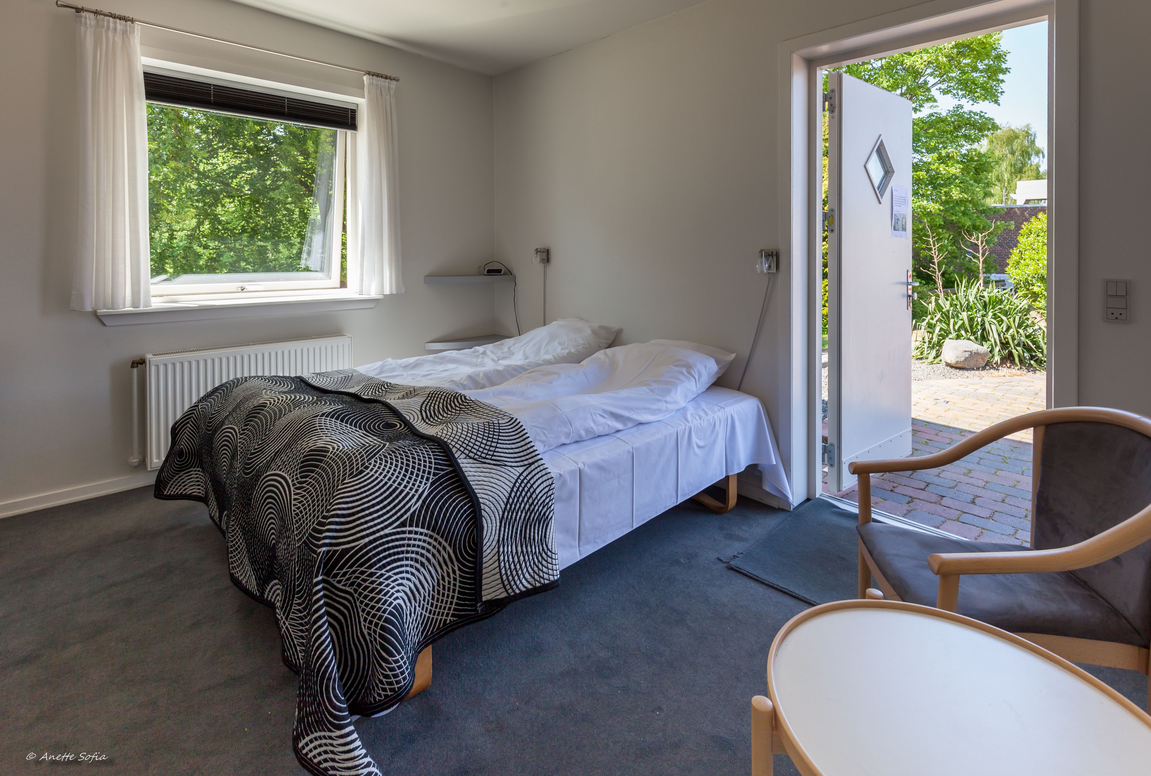 in-room safe, desk, soundproofing, free wifi