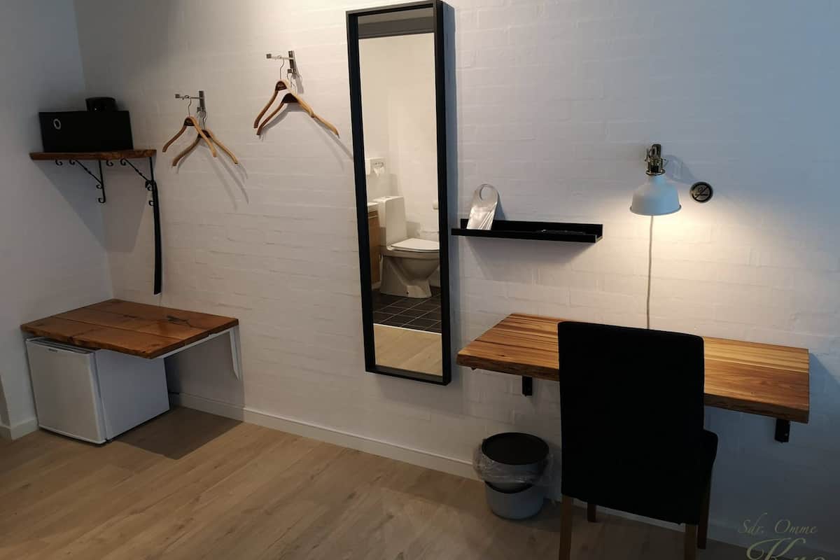 comfort quadruple room | in-room safe, desk, soundproofing, free wifi