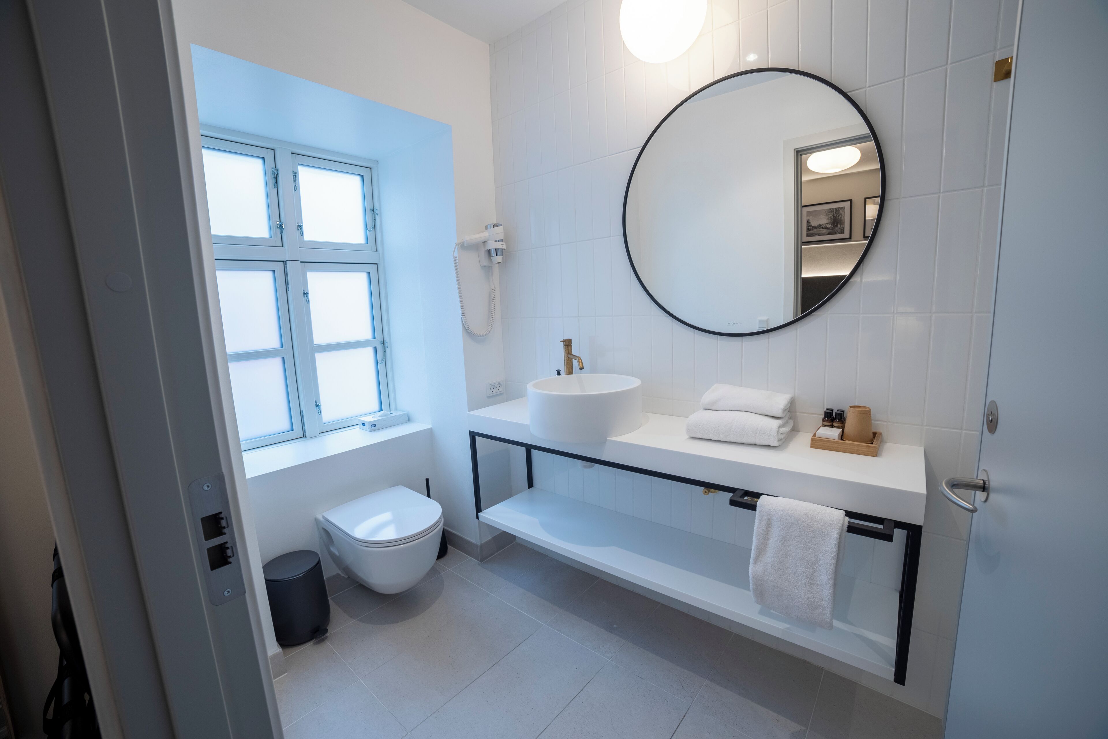 Standard Single Room | Bathroom | Shower, hair dryer, towels, soap