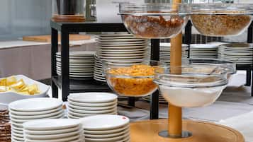 Free daily buffet breakfast