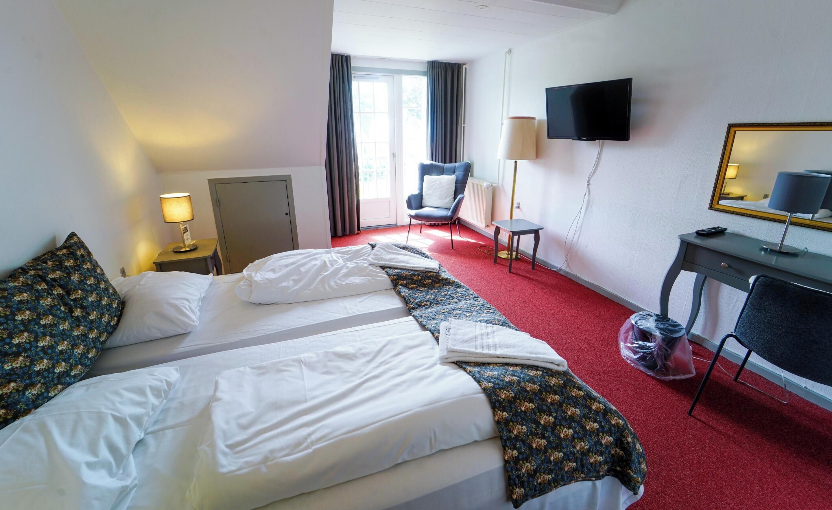 Classic-dobbeltværelse | Individuelt design, individuel indretning, skrivebord