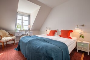 Double Room | Desk, free WiFi, bed sheets