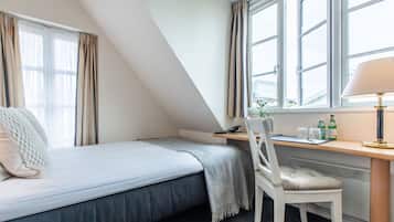 Double Room | Premium bedding, desk, free WiFi, bed sheets
