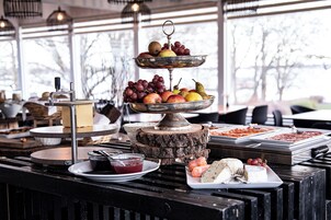 Se ofrece un desayuno bufé (175 DKK por persona)