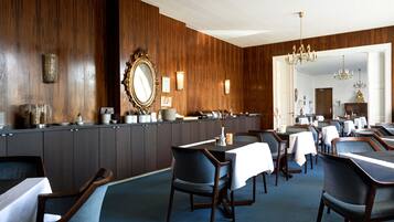 Daily buffet breakfast (DKK 199 per person)