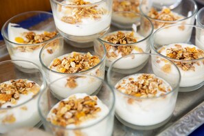 Free daily continental breakfast
