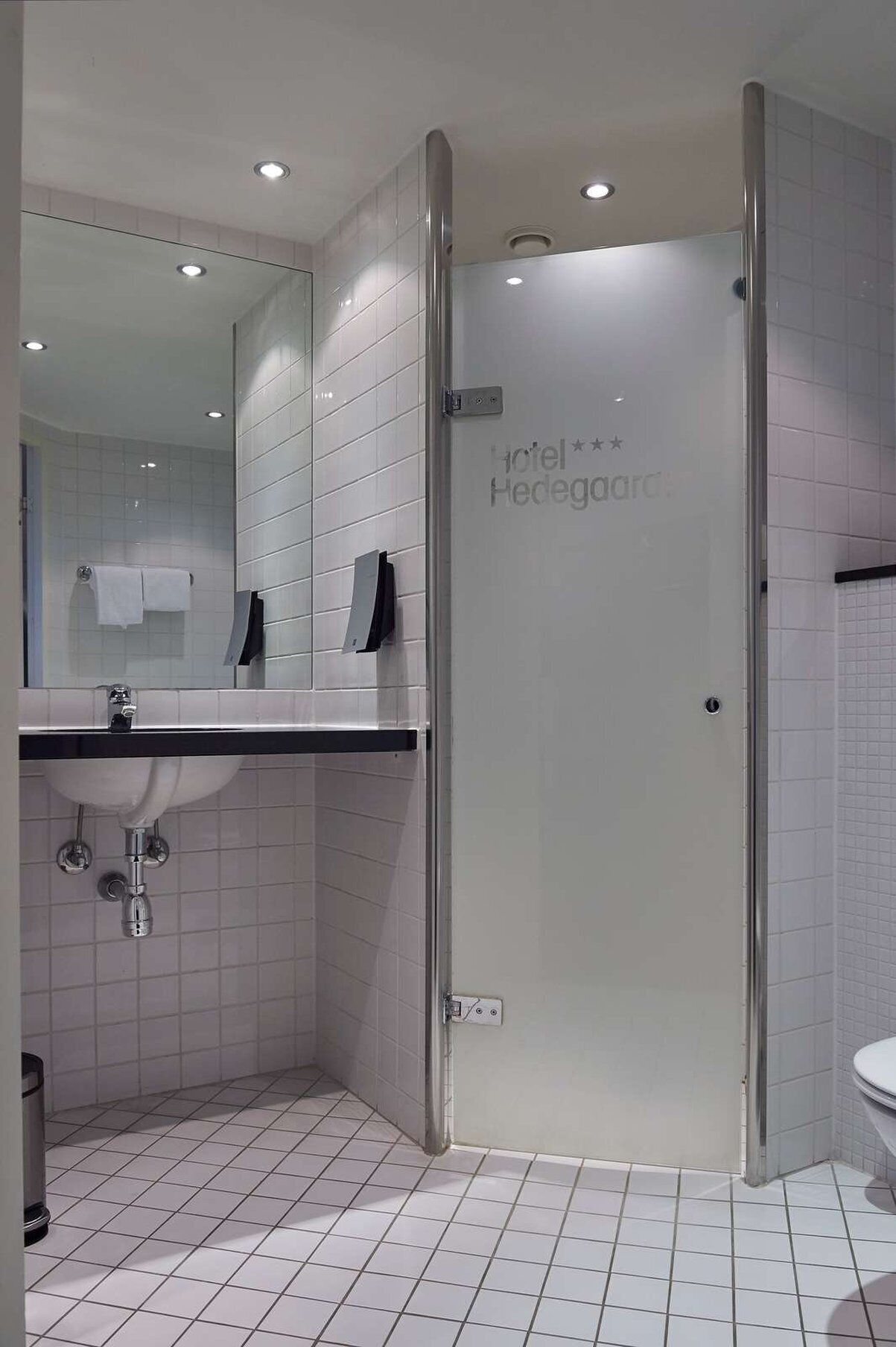 标准双人房或双床房 | 浴室 | 淋浴设施、吹风机、毛巾