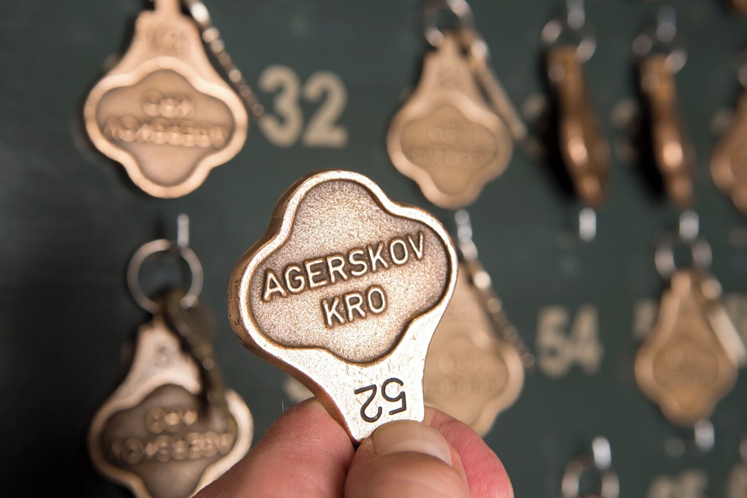 comfort room | hypo-allergenic bedding, desk, iron/ironing board, free cots/infant beds