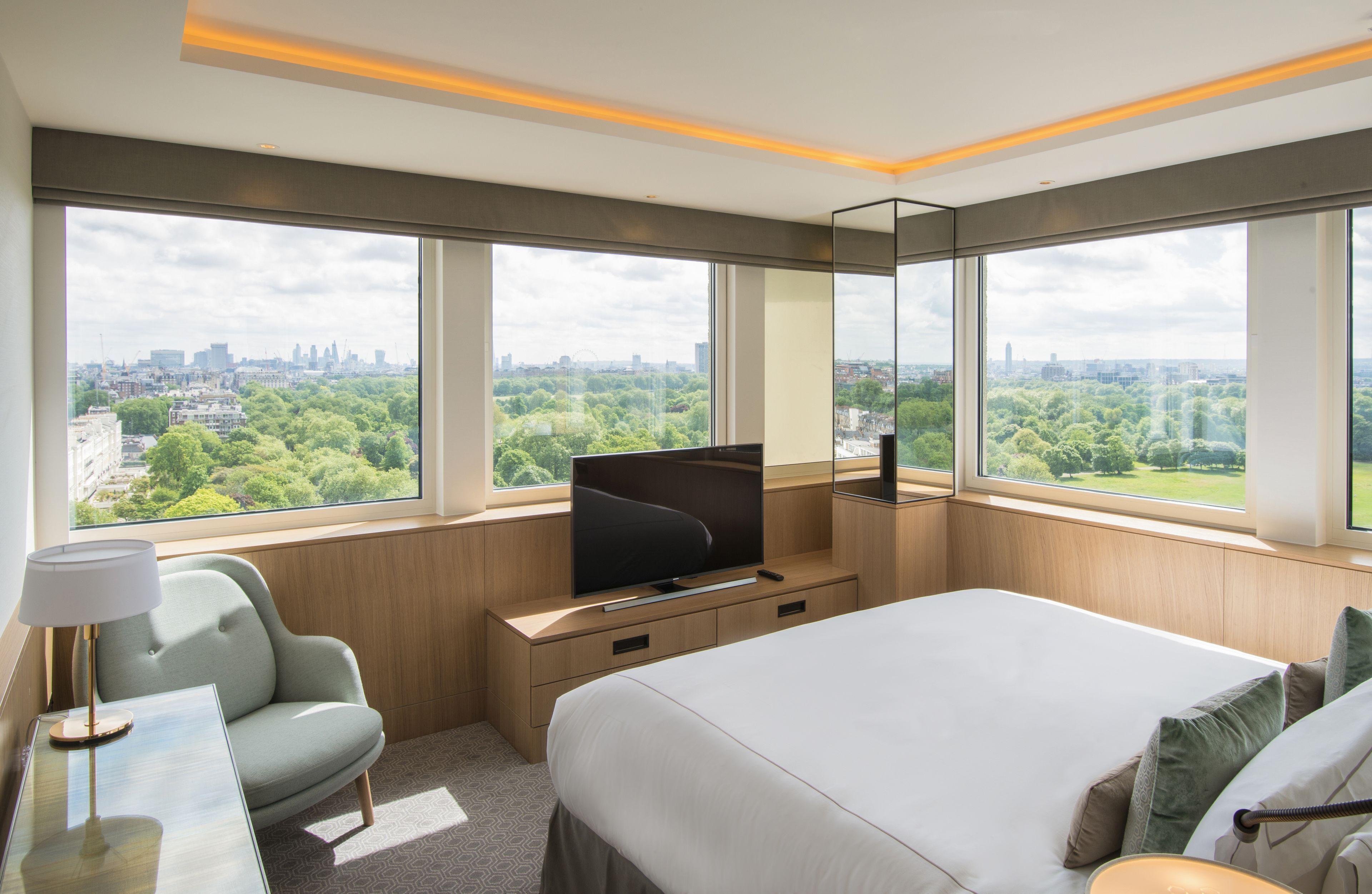 Premium bedding, minibar, in-room safe, desk