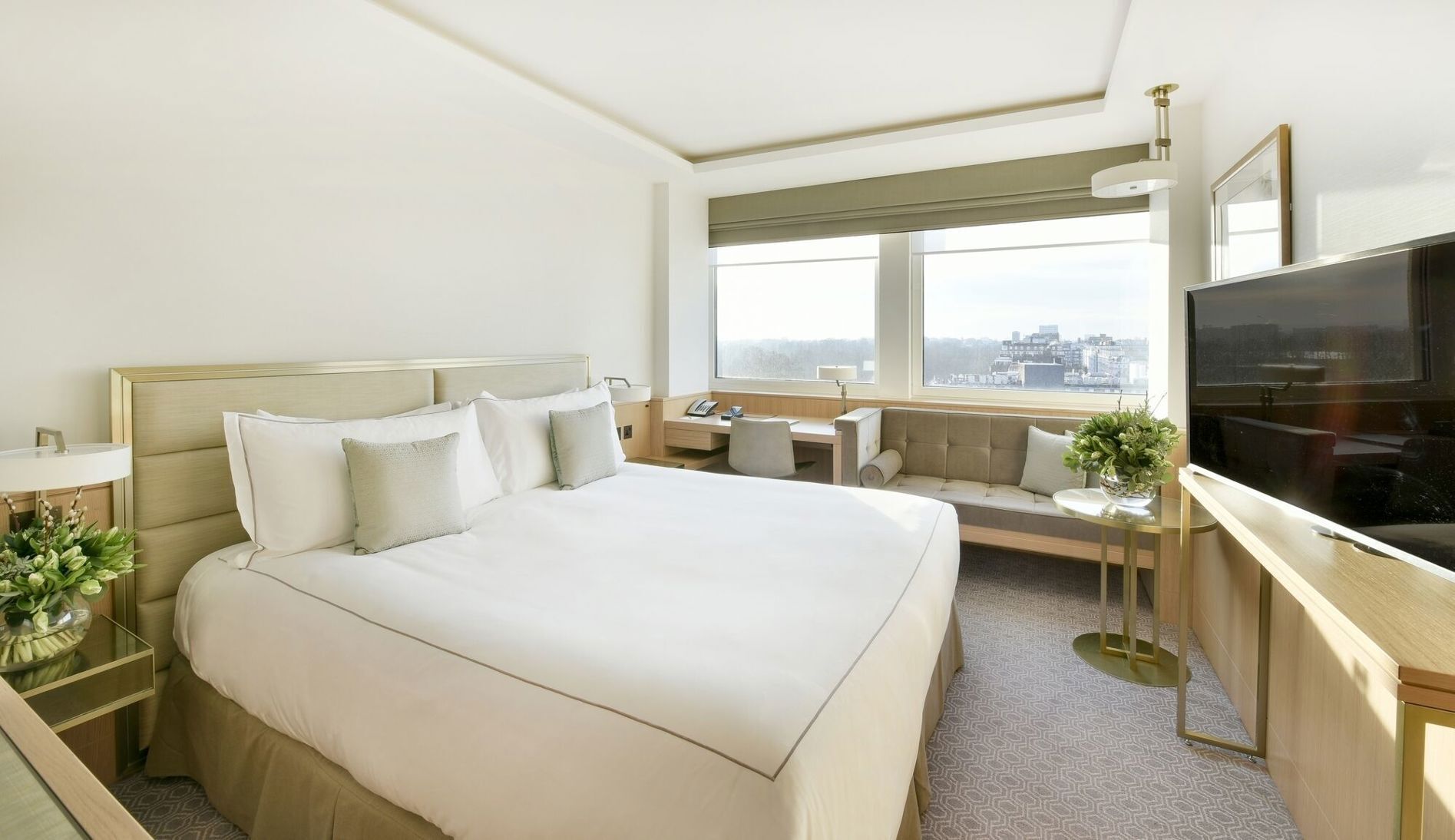 Premium bedding, minibar, in-room safe, desk
