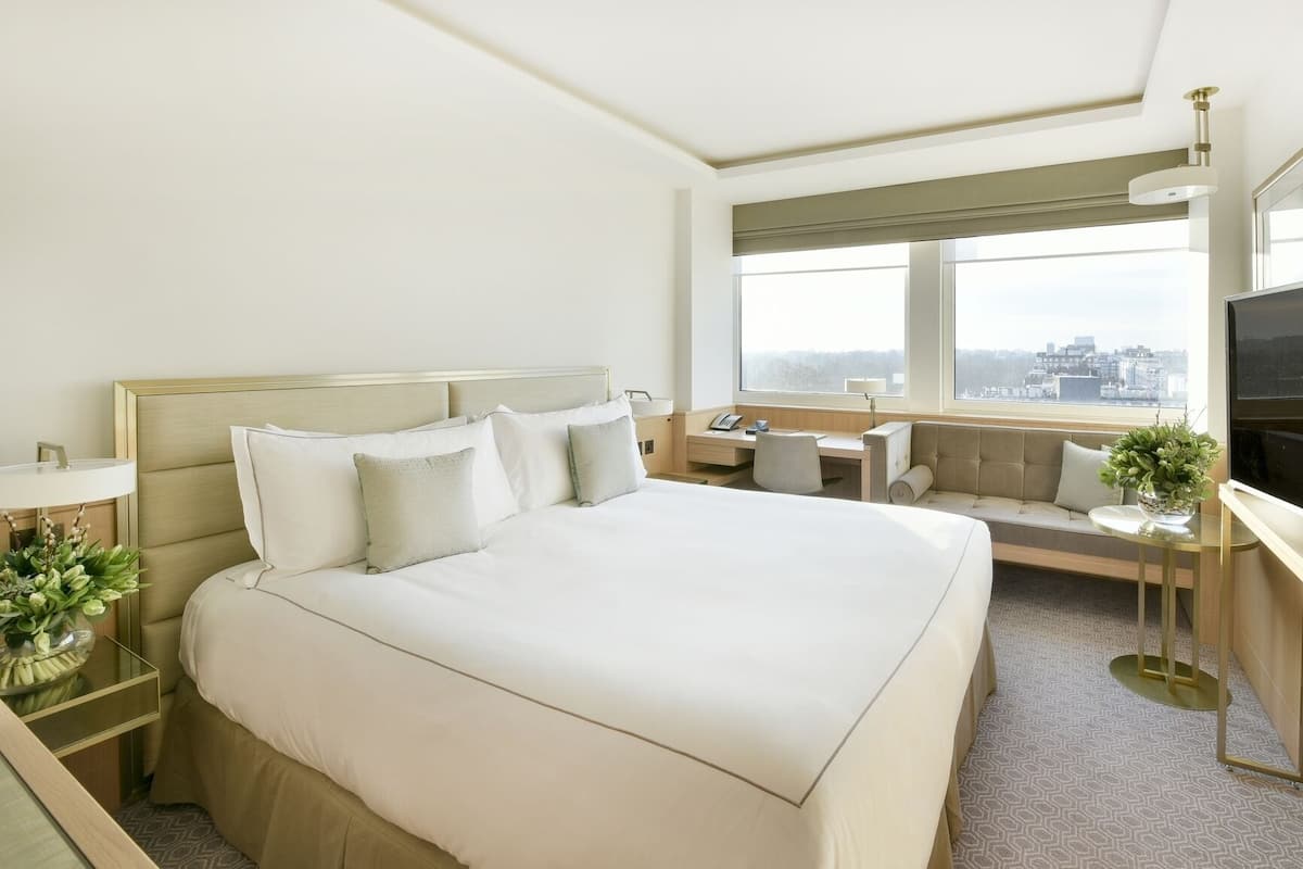 Premium bedding, minibar, in-room safe, desk