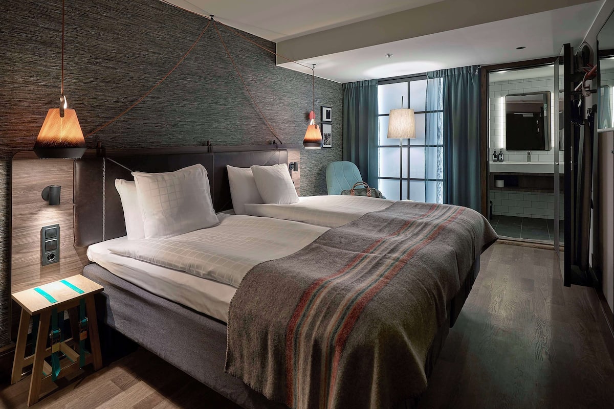 classic room, 1 king bed (sleep, without window) | in-room safe, free wifi, bed sheets