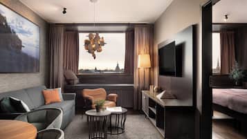 Habitación, 1 cama King size y sofá cama (Grande) | Caja de seguridad en la habitación y tabla de planchar con plancha