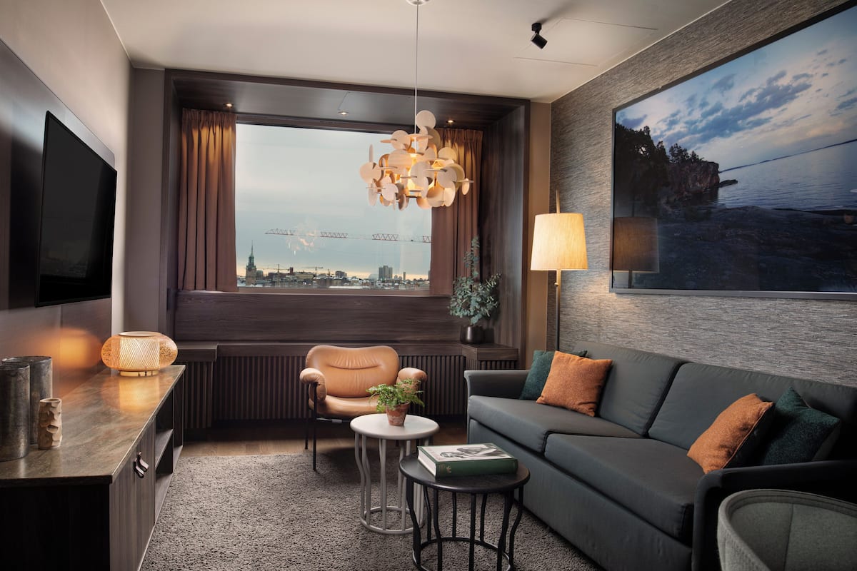 Kamer, 1 kingsize bed met slaapbank (Grande) | Een kluis op de kamer, gratis wifi, beddengoed