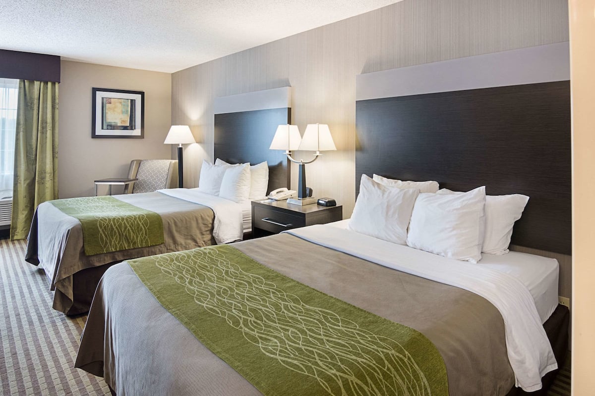 standard room, 2 queen beds, non smoking | desk, iron/ironing board, rollaway beds, free wifi