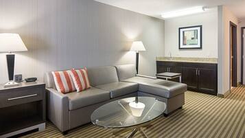 Bureau, fer et planche à repasser, lits pliants/supplémentaires