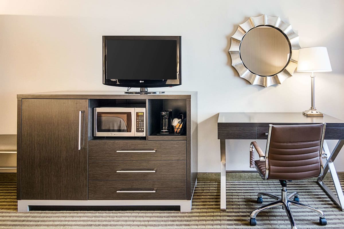Desk, iron/ironing board, rollaway beds (surcharge), WiFi (free)